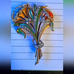 Vintage Derosa 1940's broach.